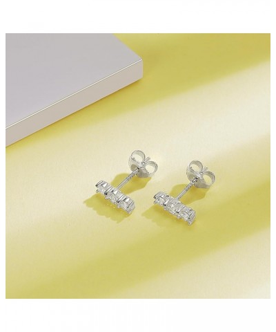 0.3/0.5/1CT Moissanite Stud Earrings for Women, 925 Sterling Silver 18K White Gold Plated Moissanite Stud Earrings Hypoallerg...